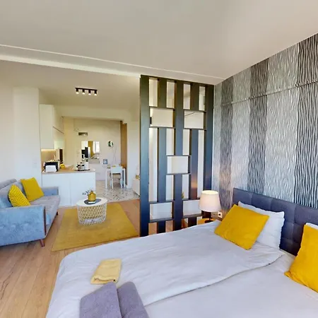 Modern 4 Min Walk From Alexander Nevski Apartment *
